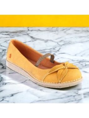 * The Art Company Yellow Nubuck Leaf Appliqué Ballet Mary Jane Flats Size 42